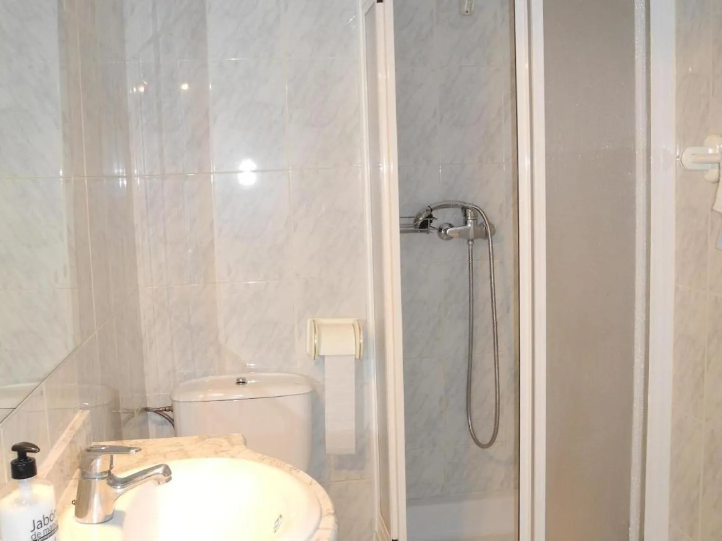 Apartamento Ferienwohnung In Erster Strandlinie, Mit Balkon, Dachterrasse Und Gemeinschaftspool Torre Del Mar