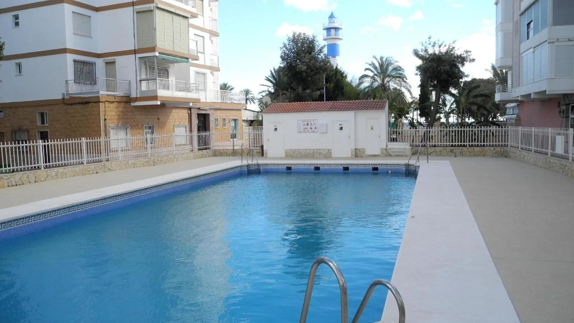 Apartamento Ferienwohnung In Erster Strandlinie, Mit Balkon, Dachterrasse Und Gemeinschaftspool Torre Del Mar
