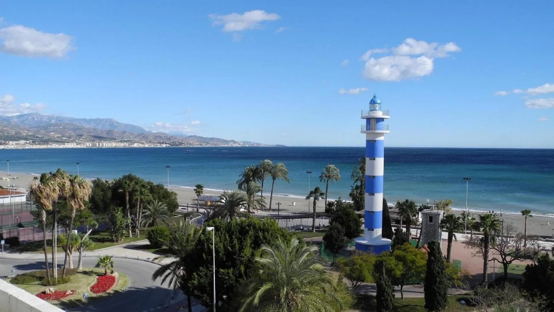 Ferienwohnung In Erster Strandlinie, Mit Balkon, Dachterrasse Und Gemeinschaftspool Torre Del Mar
