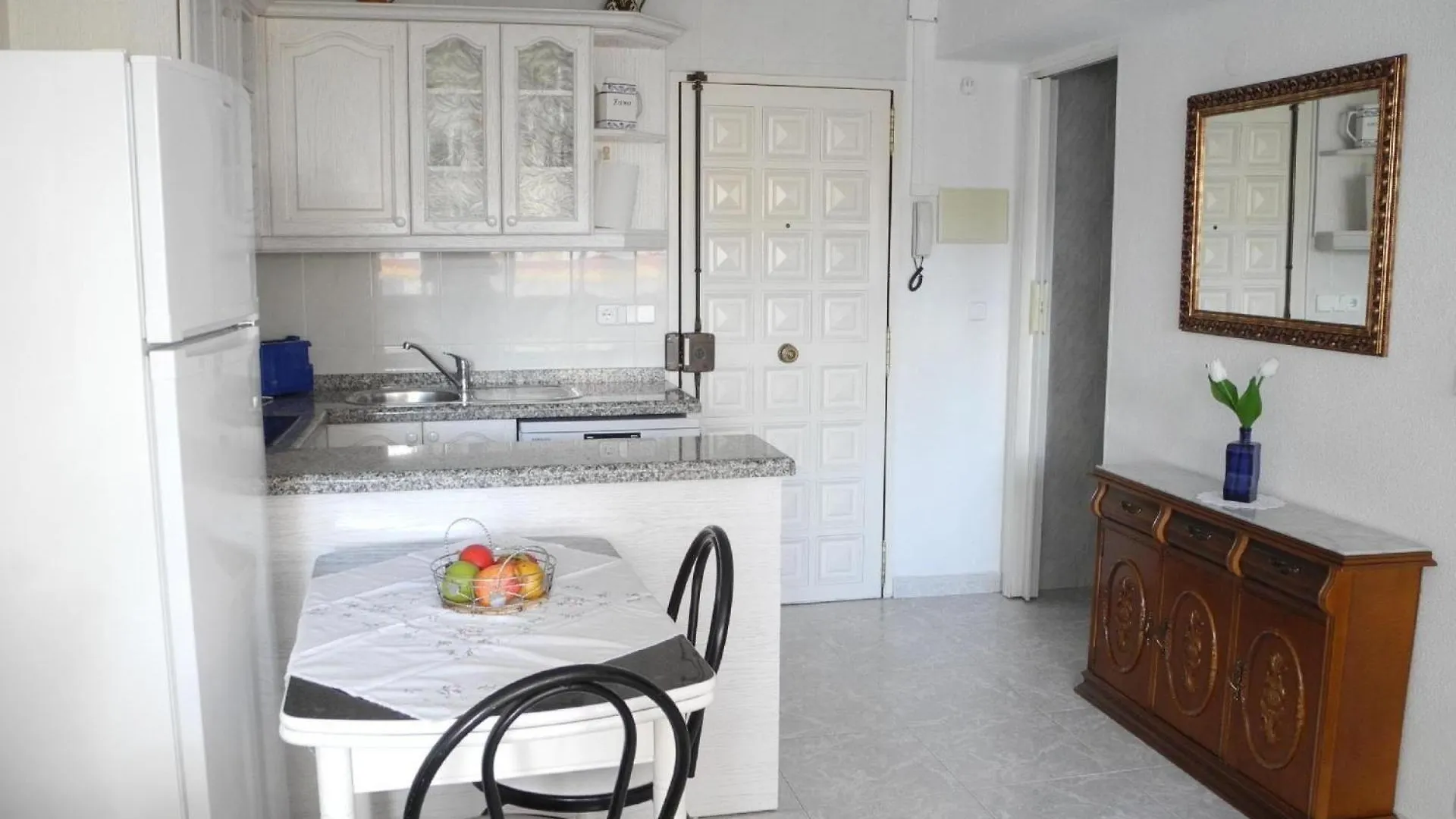 Ferienwohnung In Erster Strandlinie, Mit Balkon, Dachterrasse Und Gemeinschaftspool Torre Del Mar 0*,  Spain