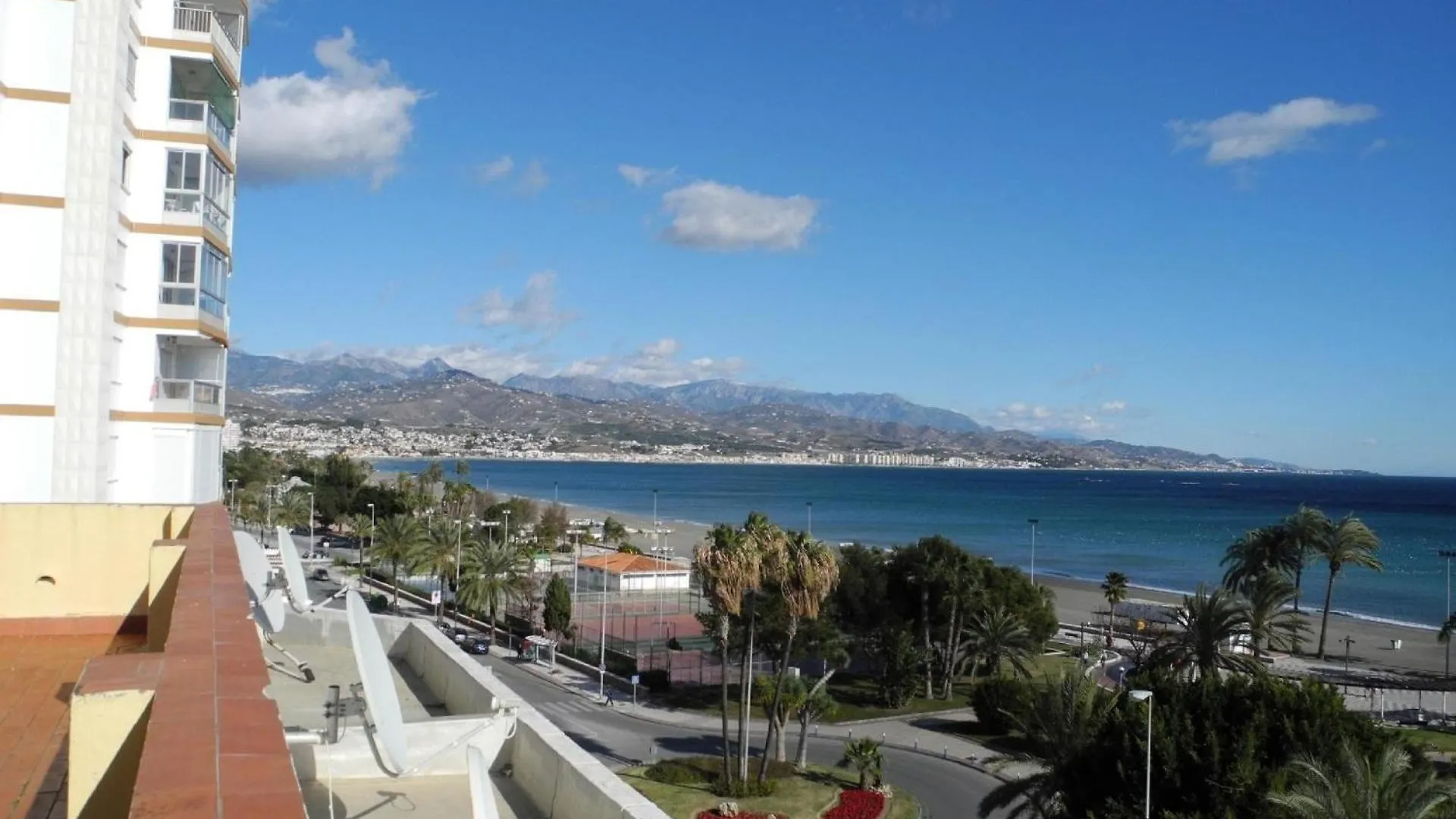 Ferienwohnung In Erster Strandlinie, Mit Balkon, Dachterrasse Und Gemeinschaftspool Torre Del Mar 0*,